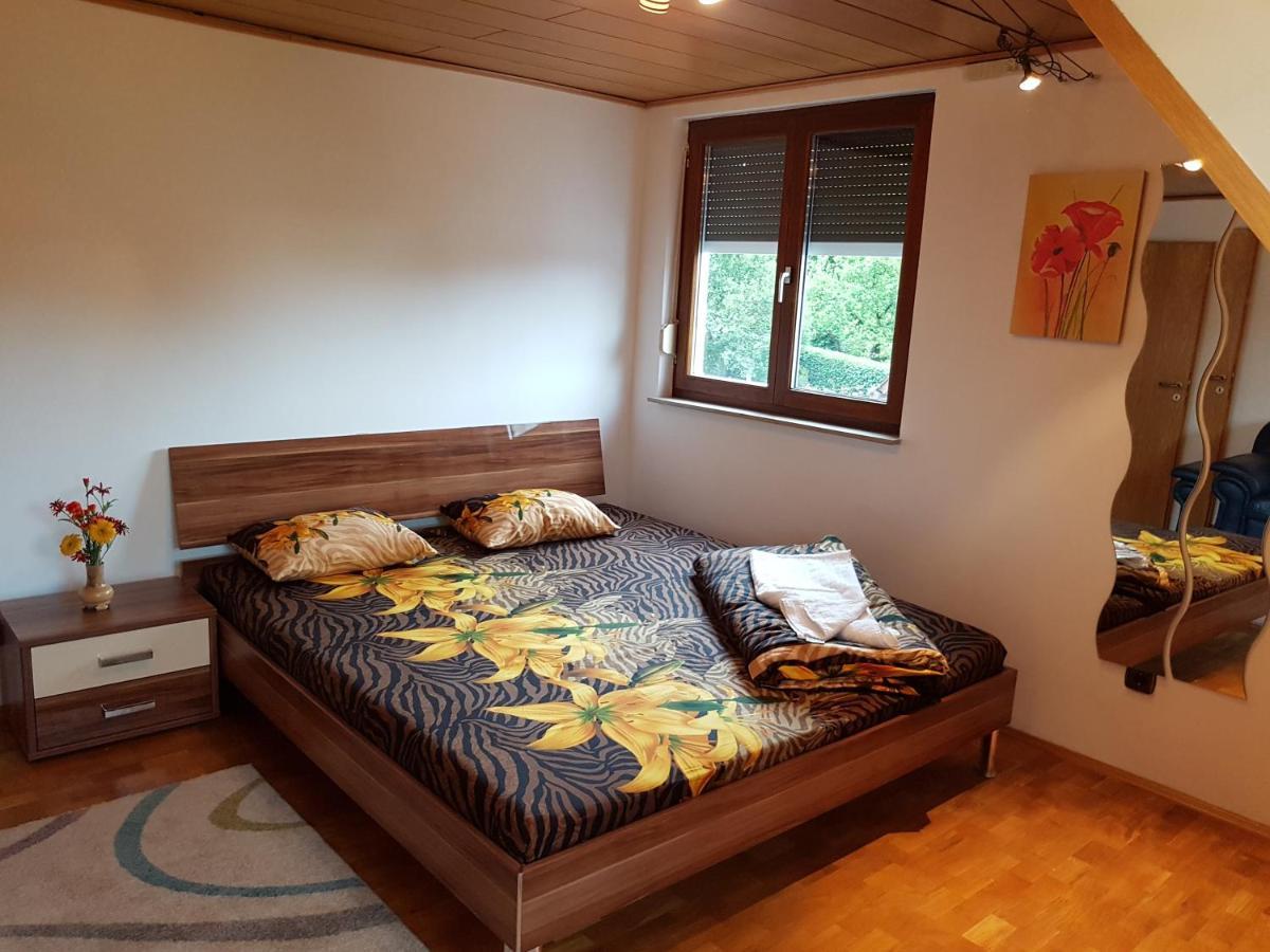 Alex Pension Aichtal Exterior foto